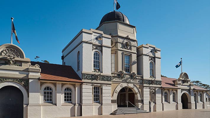 Heritage Arch
