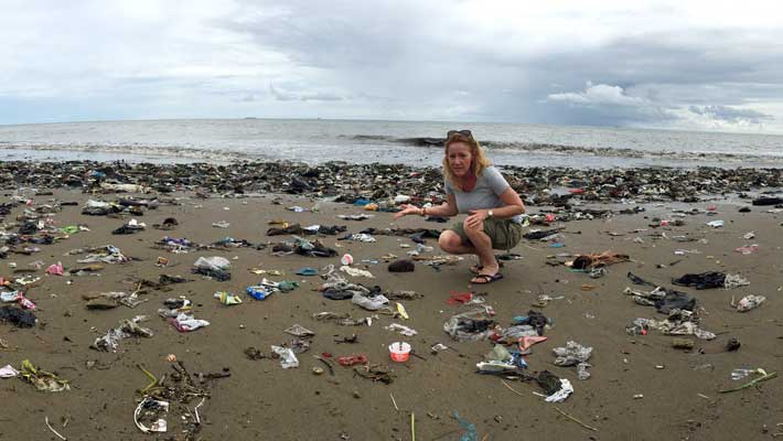 Marine debris washed up on a beach. Photo: Lesley Small