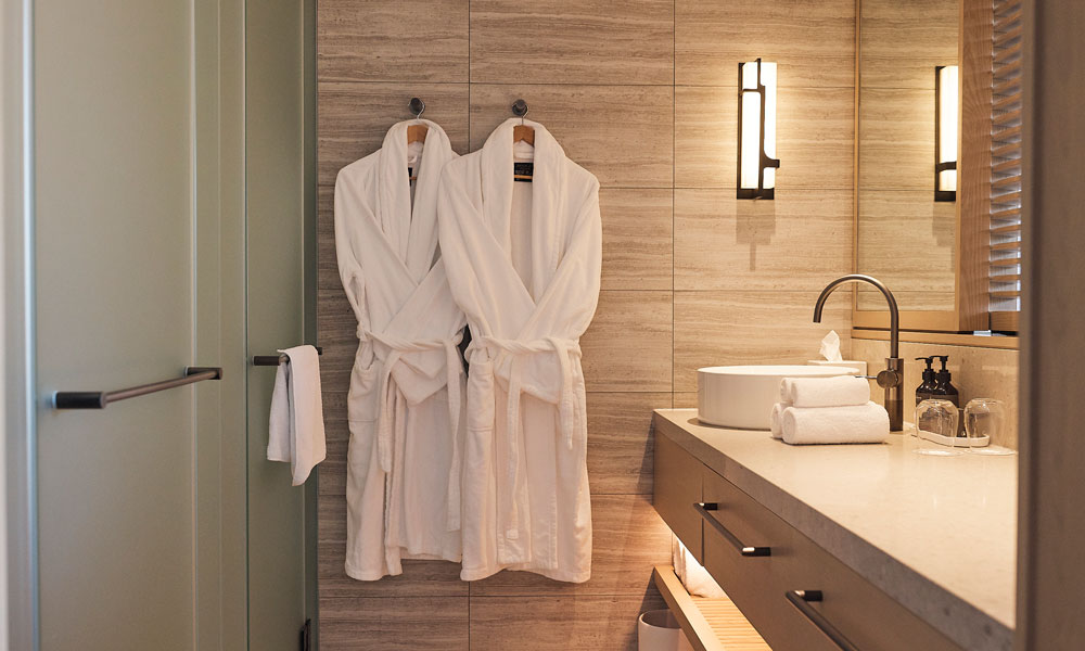 Bathroom in a standard room at the Wildlife Retreat at Taronga.